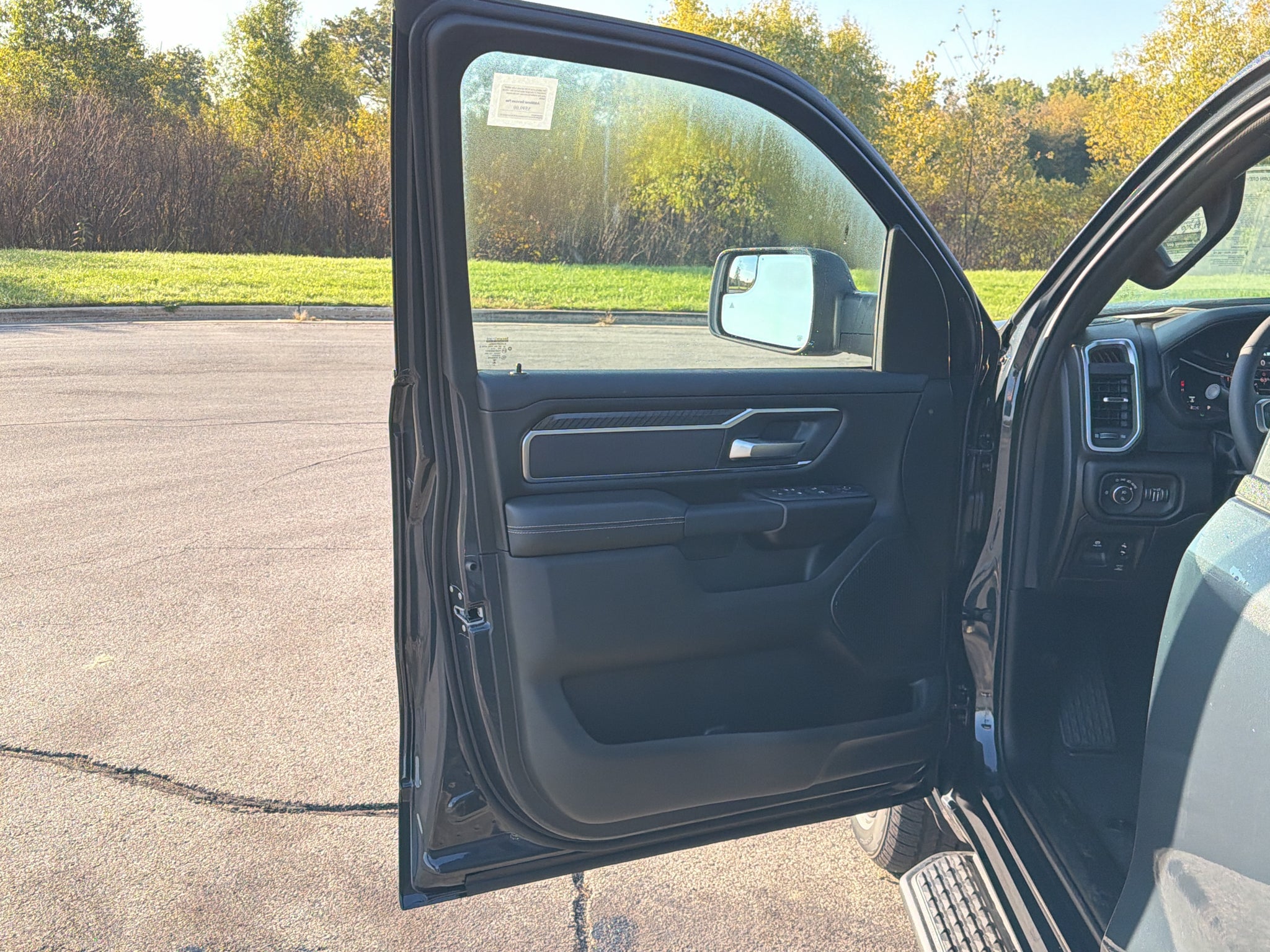 2027 RAM 1500 Big Horn Night Edition G/T