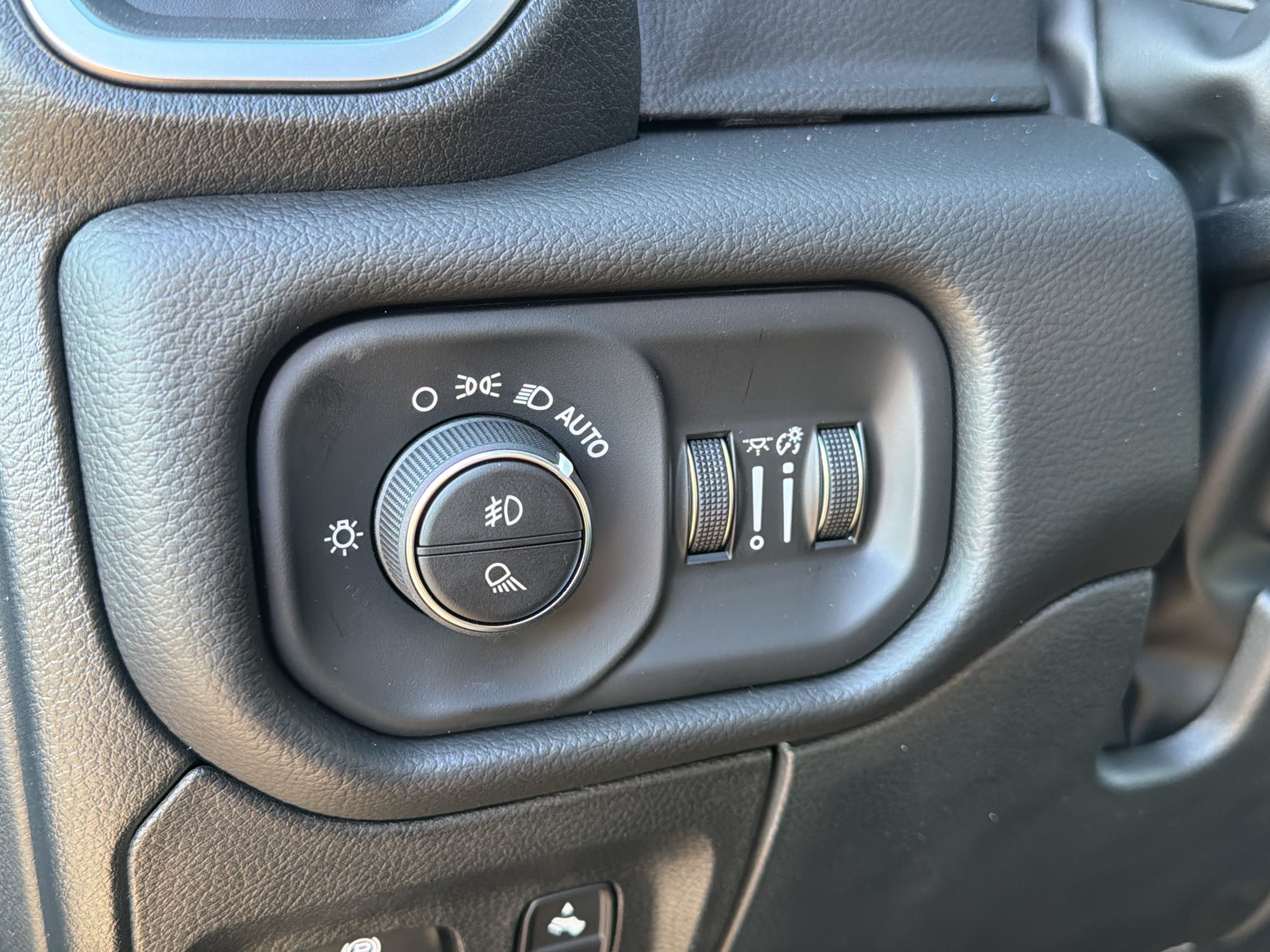 2027 RAM 1500 Big Horn Night Edition G/T