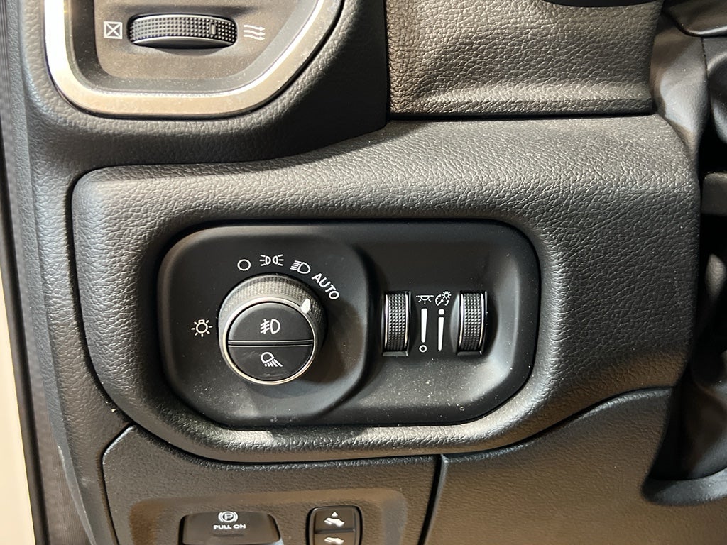 2023 RAM 1500 Laramie Night Edition w/Moonroof