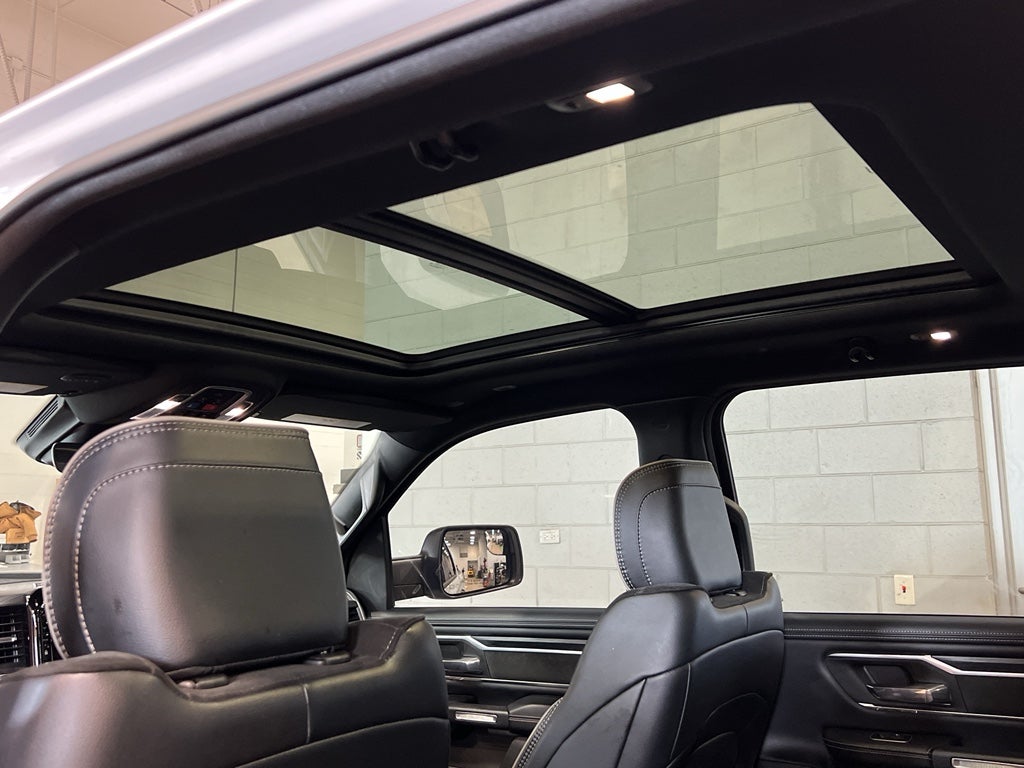 2023 RAM 1500 Laramie Night Edition w/Moonroof