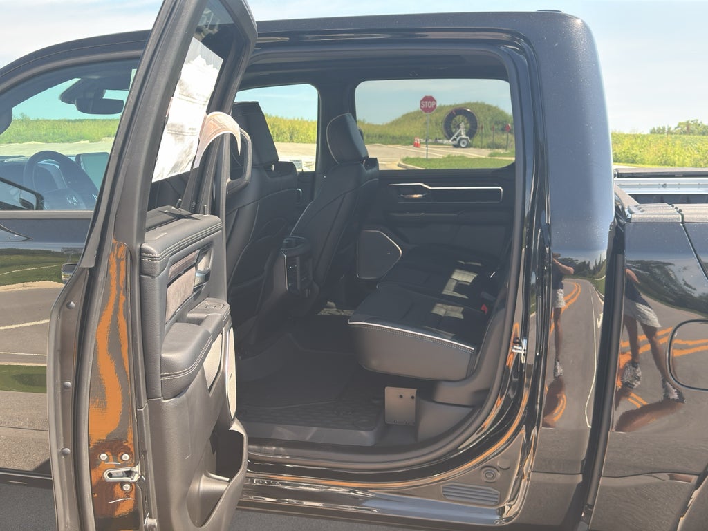 2026 RAM 1500 Laramie Level 2 Night Edition