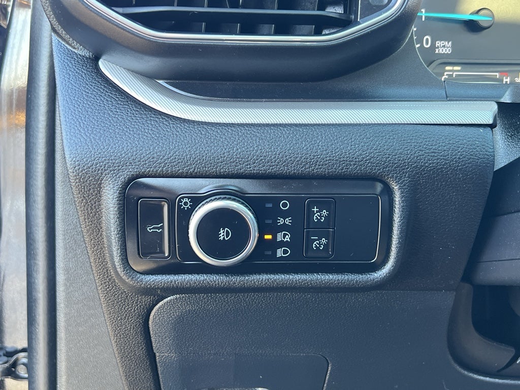 2023 Ford Explorer XLT 202A w/Moonroof