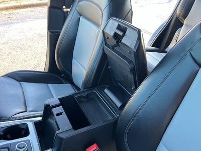 2023 Ford Explorer XLT 202A w/Moonroof