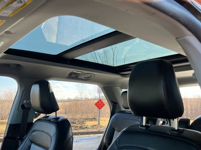 2023 Ford Explorer XLT 202A w/Moonroof