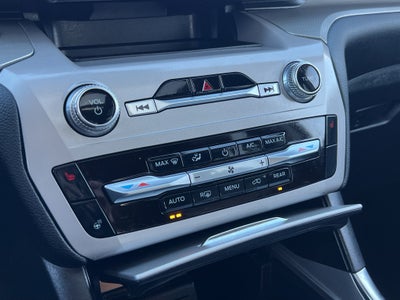 2023 Ford Explorer XLT 202A w/Moonroof