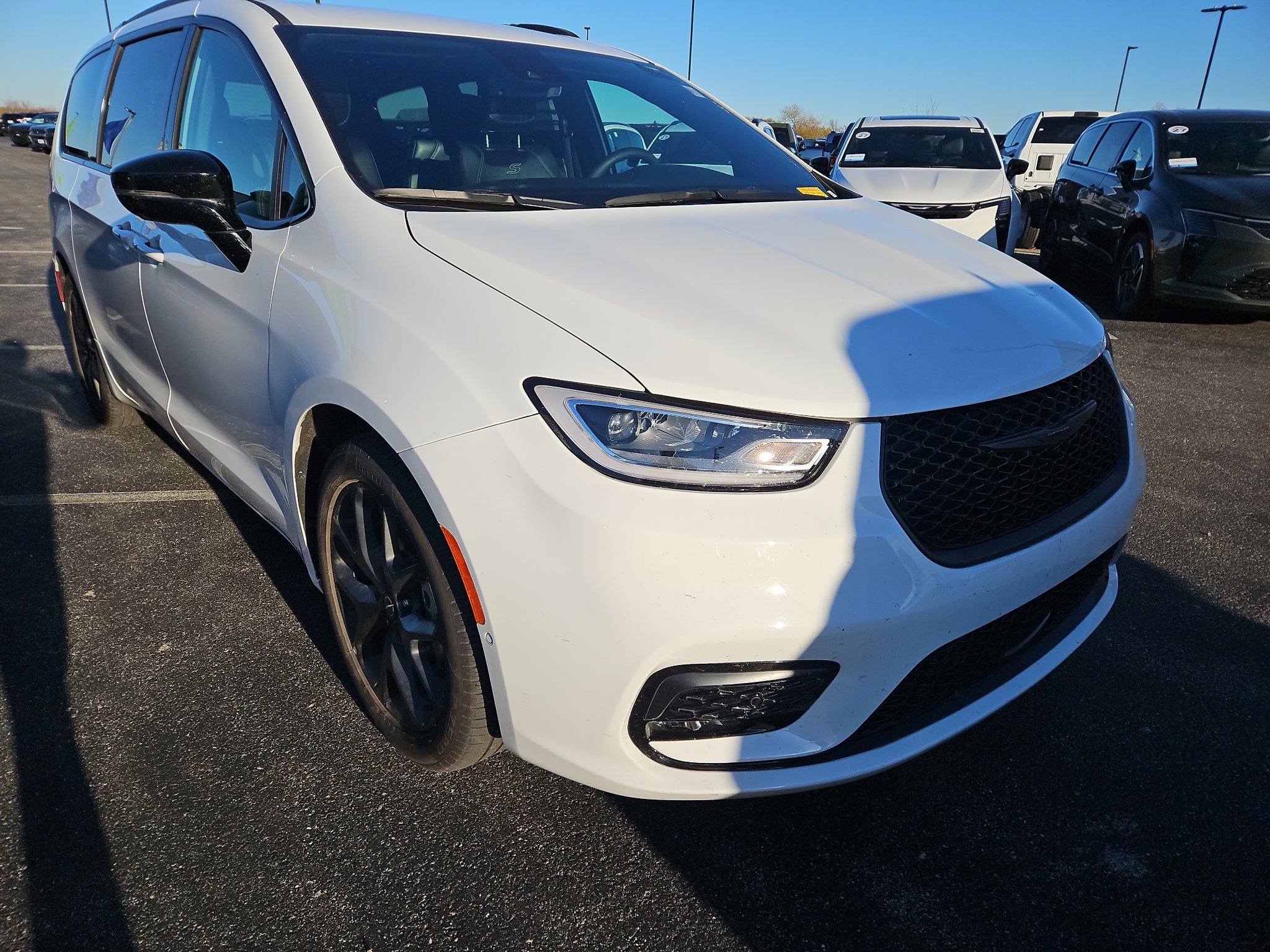 2026 Chrysler Pacifica Select