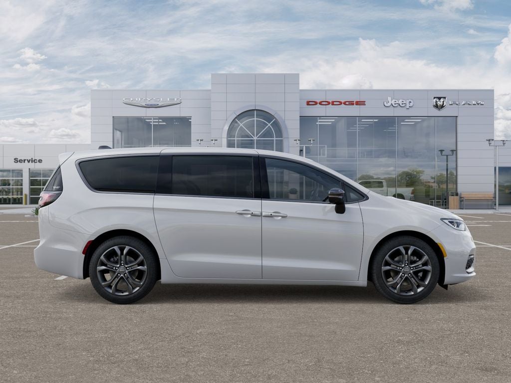2026 Chrysler Pacifica Select Preferred