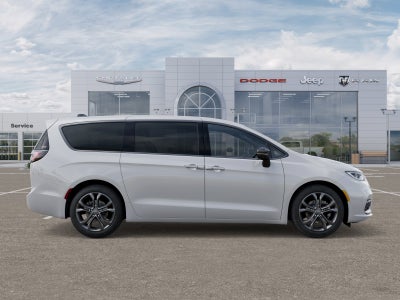 2026 Chrysler Pacifica Select Preferred