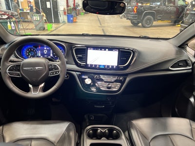 2026 Chrysler Pacifica Select Safety Sphere