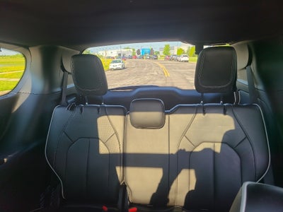 2024 Chrysler Pacifica Limited S Preferred