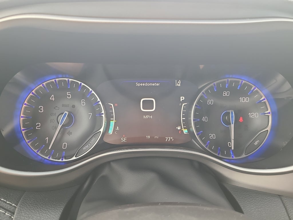 2027 Chrysler Pacifica Select Tech AWD