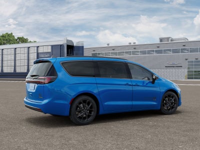 2027 Chrysler Pacifica 250th Anniversary AWD