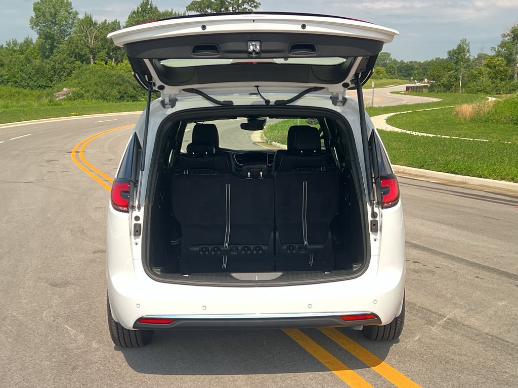 2026 Chrysler Pacifica Select Safety Sphere AWD