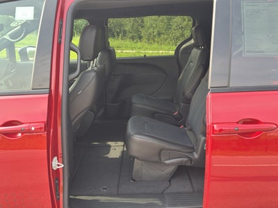 2027 Chrysler Pacifica Select 250th Anniversary AWD