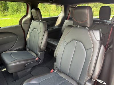 2027 Chrysler Pacifica Select 250th Anniversary AWD