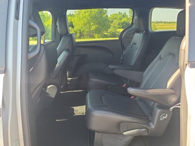 2026 Chrysler Pacifica Select S Pkg/AWD