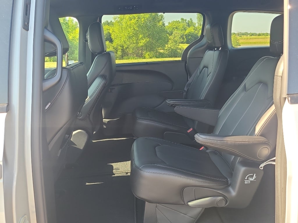 2026 Chrysler Pacifica Select S Pkg/AWD