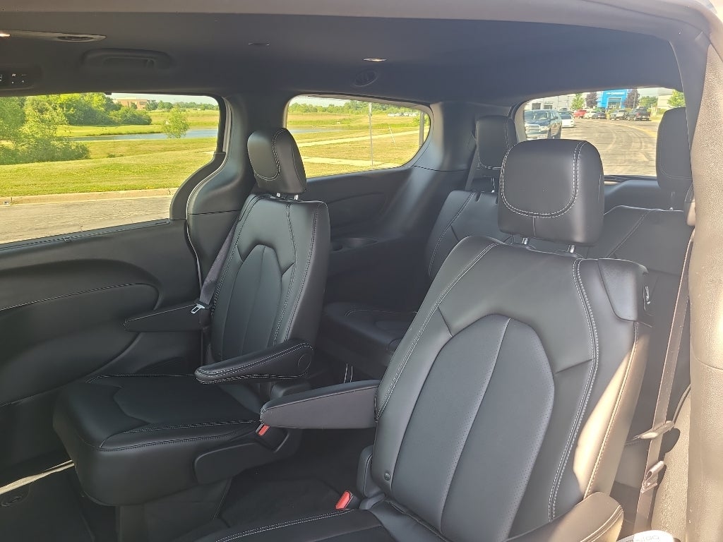 2026 Chrysler Pacifica Select S Pkg/AWD