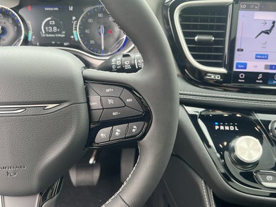 2027 Chrysler Pacifica Limited S AWD
