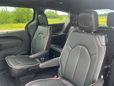 2027 Chrysler Pacifica Limited S AWD