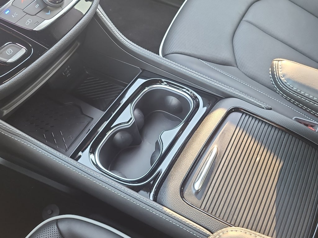 2027 Chrysler Pacifica Limited Family Tech AWD