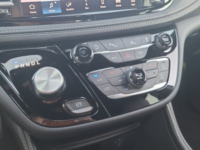2027 Chrysler Pacifica Limited Family Tech AWD
