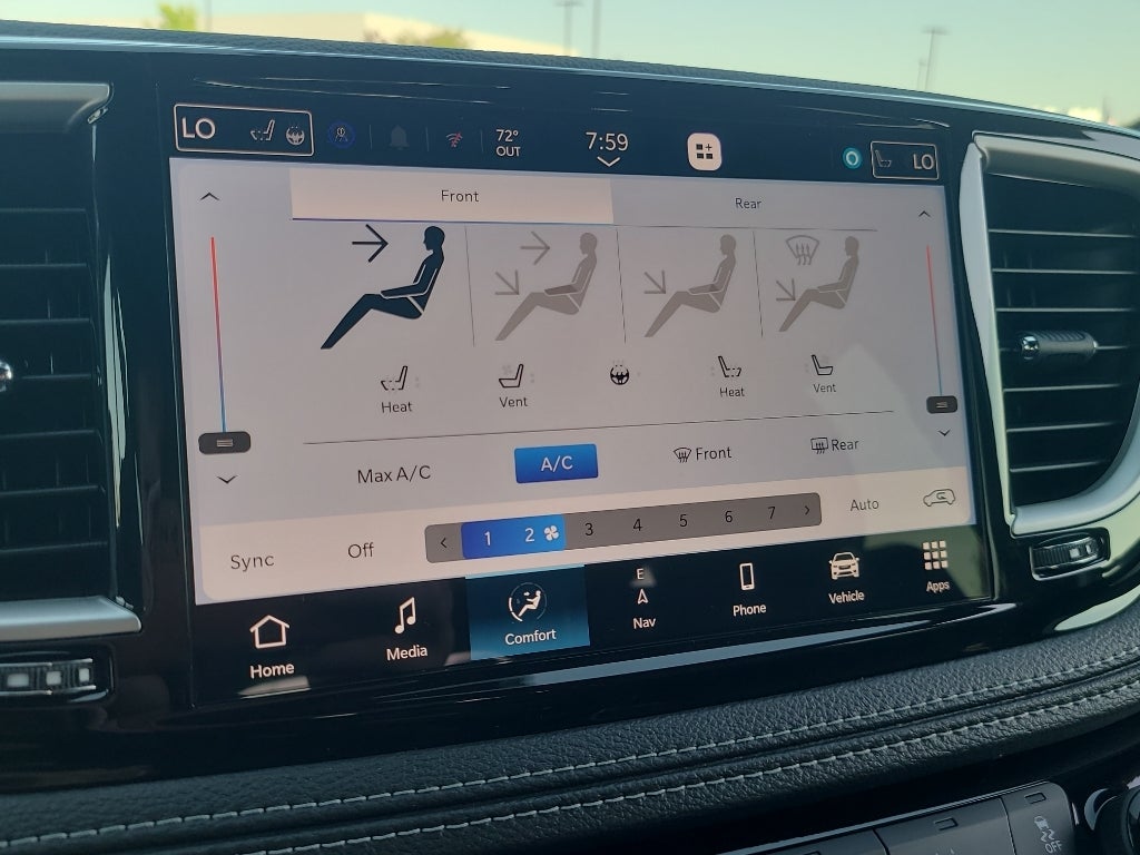 2027 Chrysler Pacifica Limited Family Tech AWD