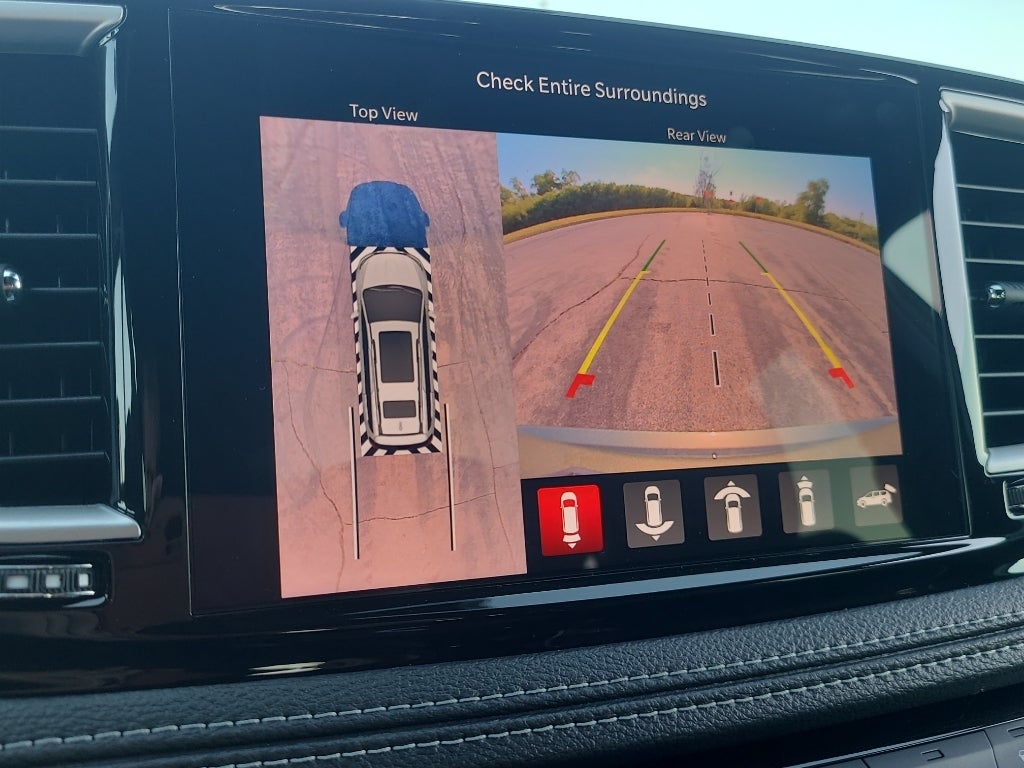 2027 Chrysler Pacifica Limited Family Tech AWD