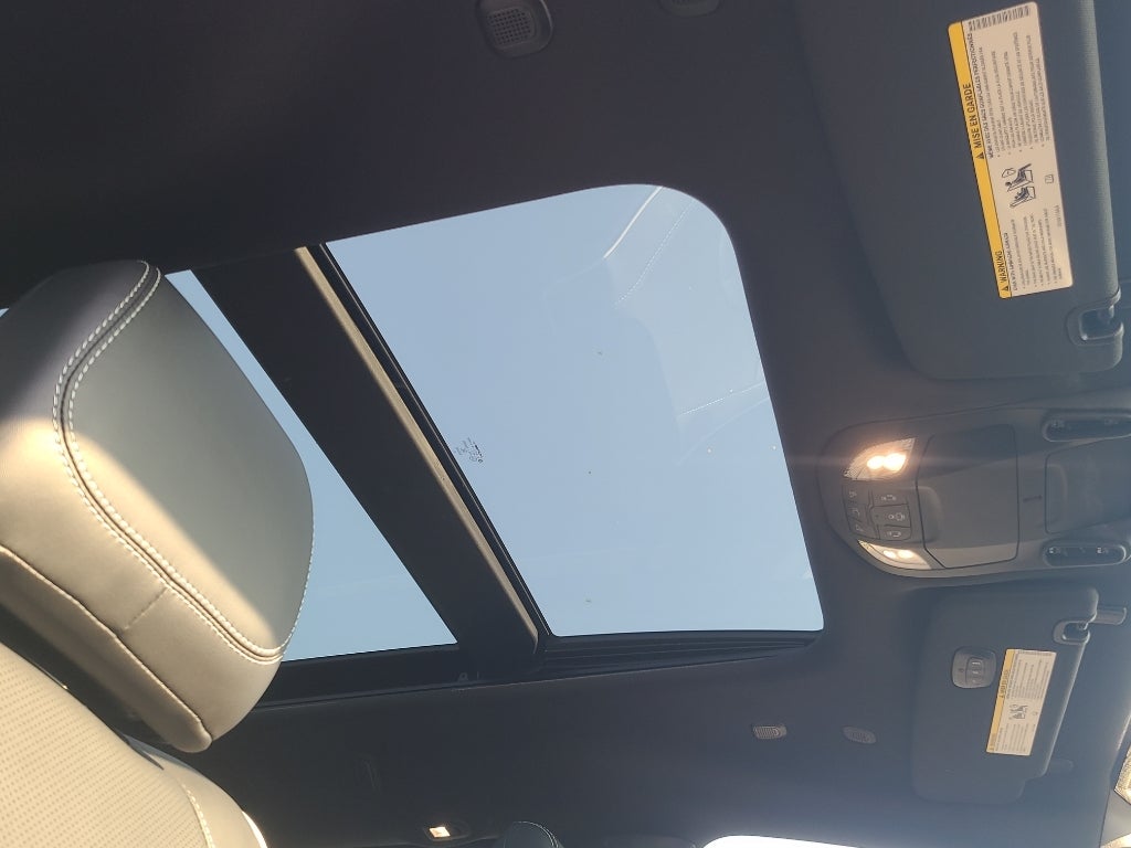 2027 Chrysler Pacifica Limited Family Tech AWD