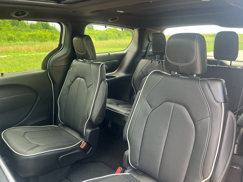 2027 Chrysler Pacifica Limited S AWD