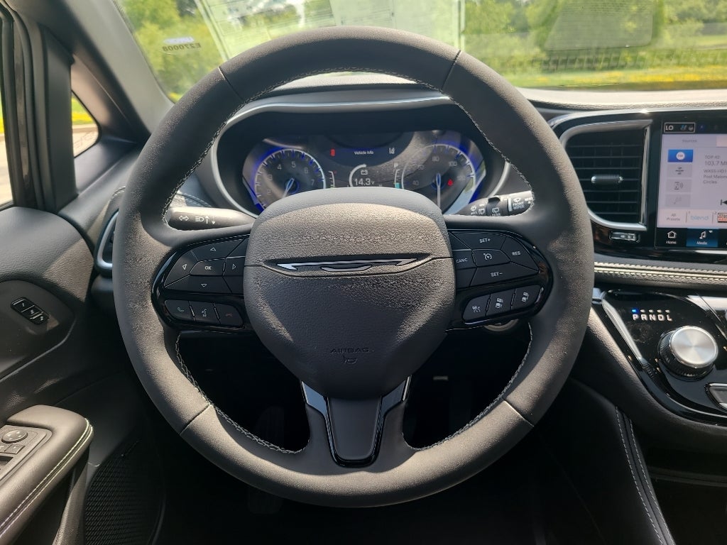 2027 Chrysler Pacifica Limited S AWD