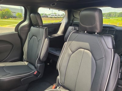 2027 Chrysler Pacifica Limited S AWD