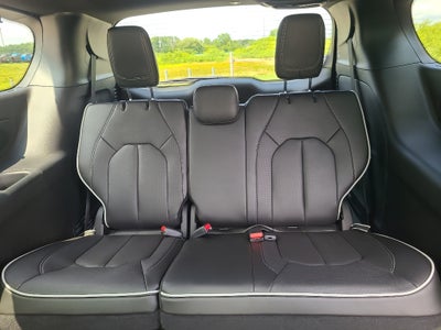 2027 Chrysler Pacifica Limited S AWD