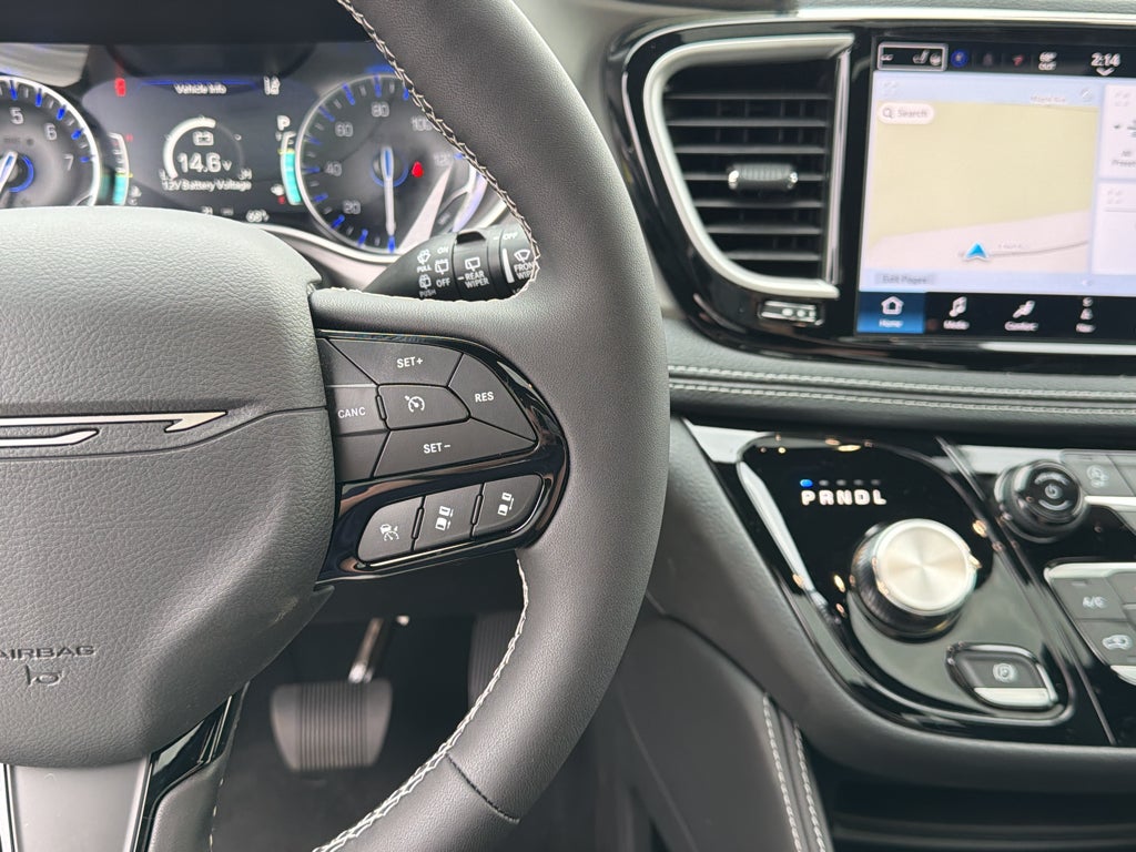 2027 Chrysler Pacifica Limited Luxury Tech S pkg AWD