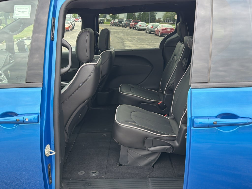 2027 Chrysler Pacifica Limited Luxury Tech S pkg AWD