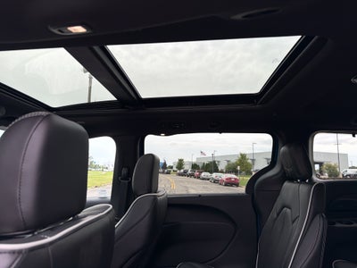 2027 Chrysler Pacifica Limited Luxury Tech S pkg AWD