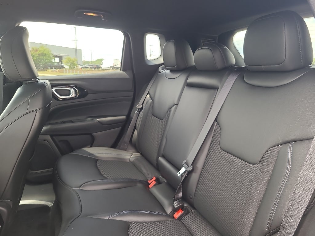 2026 Jeep Compass Latitude Altitude Black Crystal