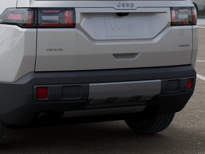 2026 Jeep Cherokee Laredo Silver Streak