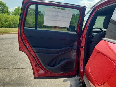 2026 Jeep Cherokee Laredo Red Hot 4WD
