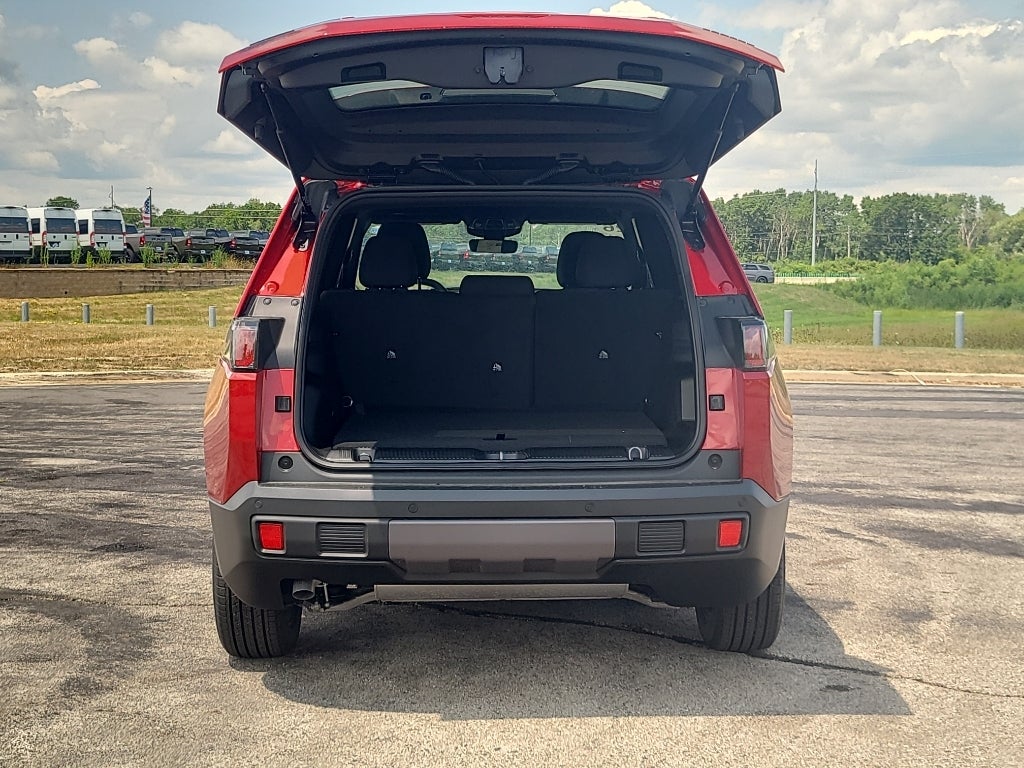2026 Jeep Cherokee Laredo Red Hot 4WD