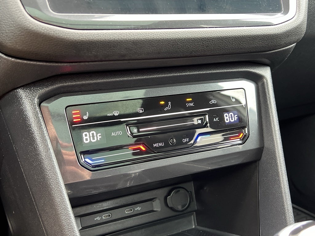 2023 Volkswagen Tiguan SE R-Line Black