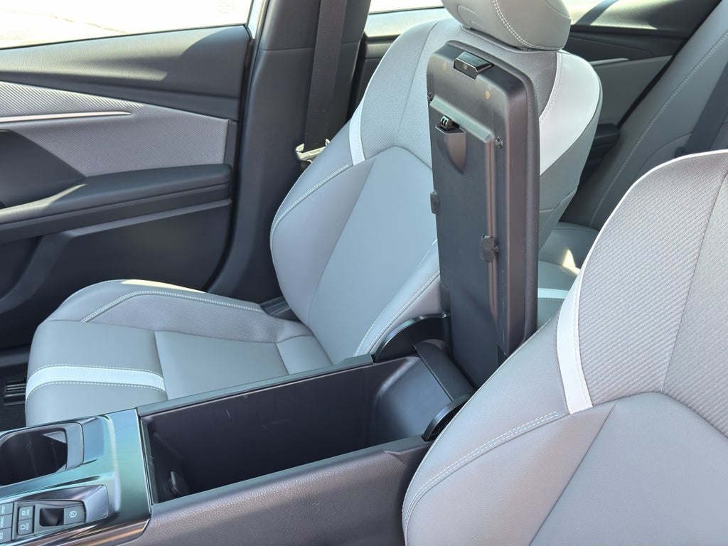 2025 Toyota Camry Hybrid SE