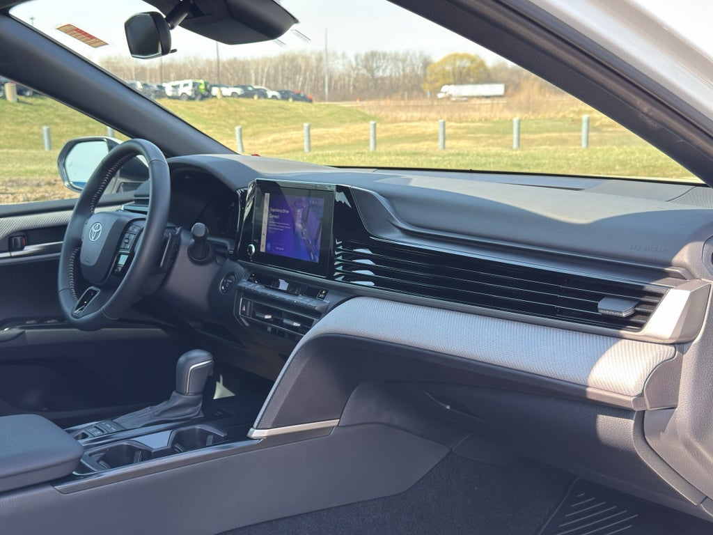 2025 Toyota Camry Hybrid SE