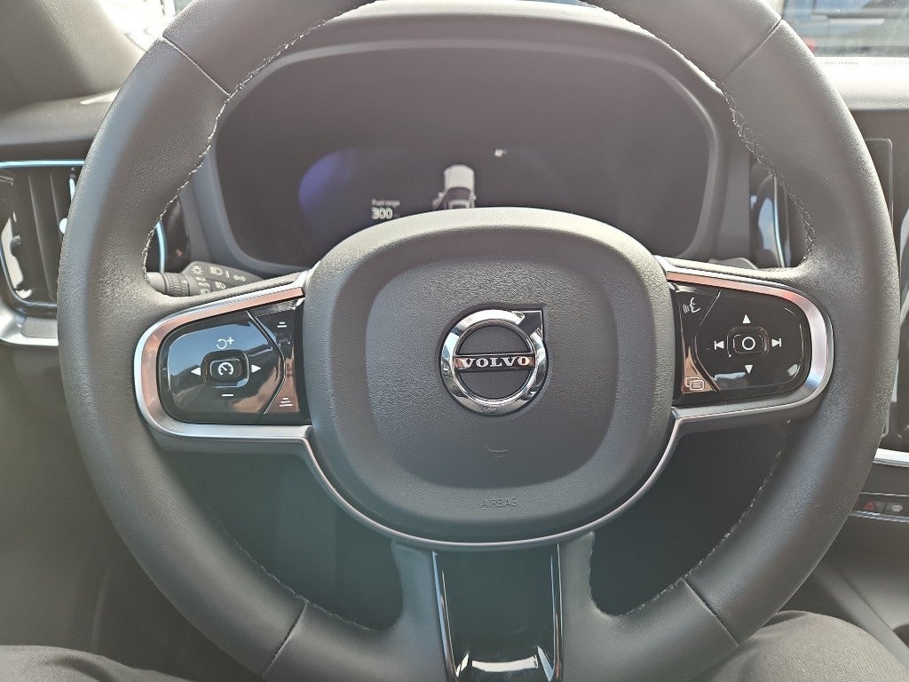 2024 Volvo S60 Plus Black Edition