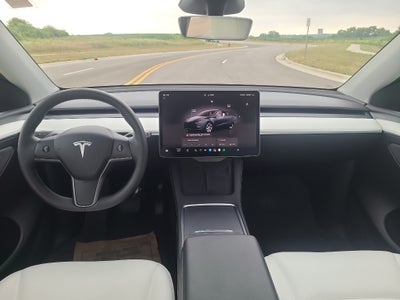 2024 Tesla Model Y Long Range