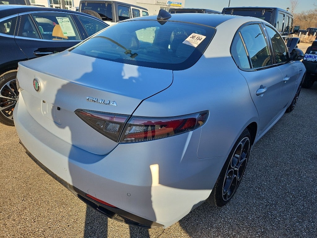 2024 Alfa Romeo Giulia Competizione