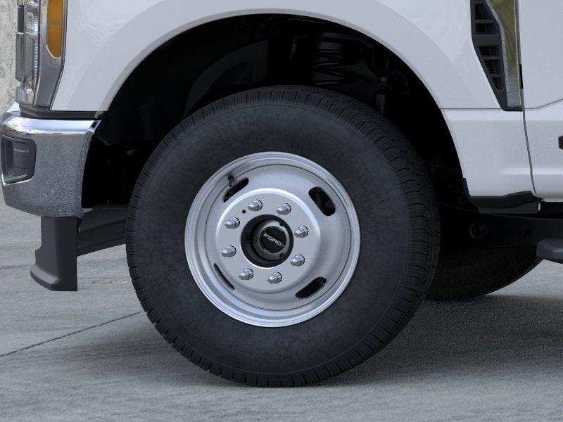 2026 Ford Super Duty F-350 DRW Chassis Cab LARIAT
