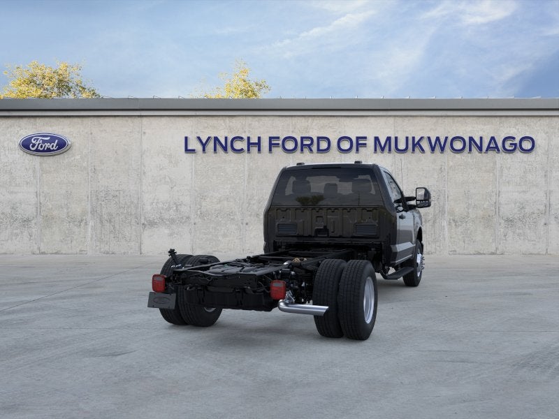 2026 Ford Super Duty F-350 DRW Chassis Cab XL