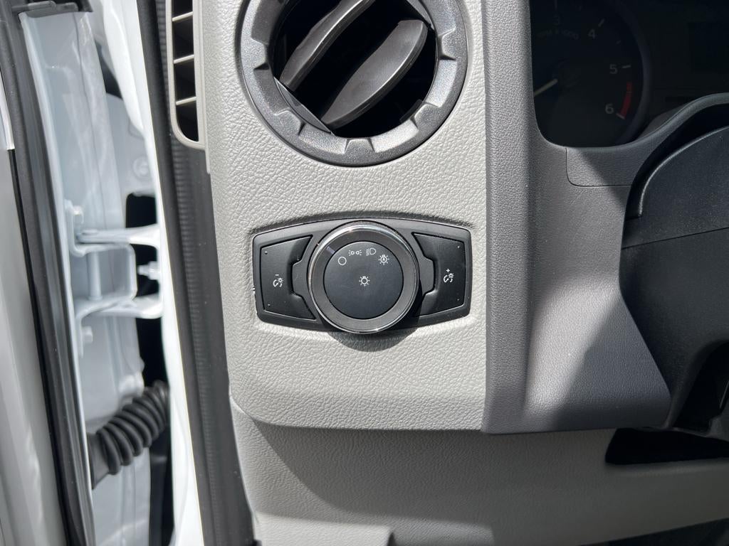 2025 Ford E-Series Cutaway E-350 SRW 138" WB