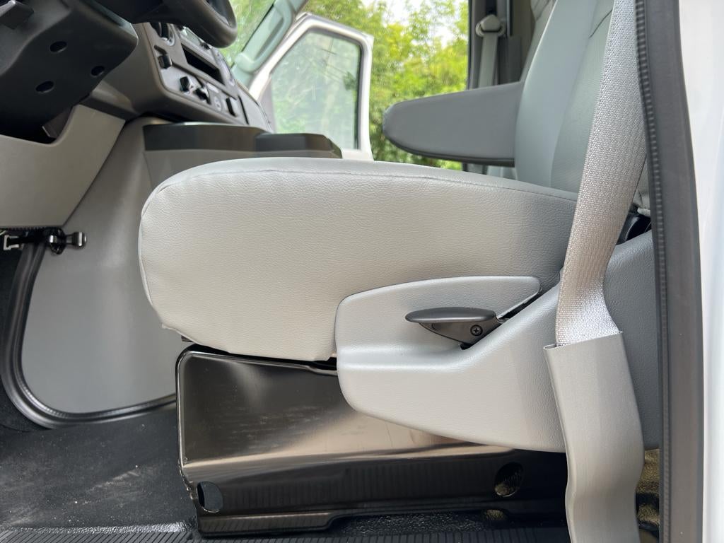 2025 Ford E-Series Cutaway E-350 SRW 138" WB